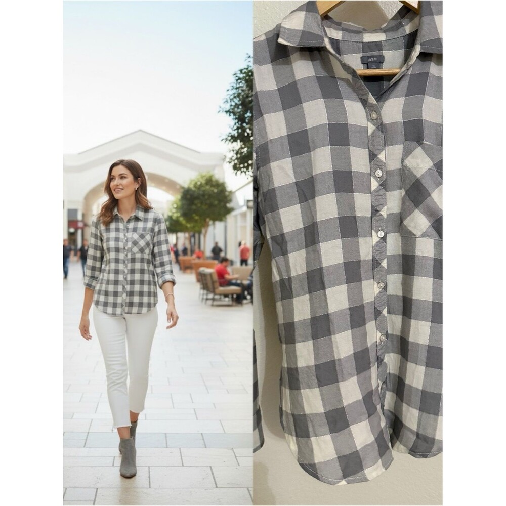 Aerie Gray White Buffalo Plaid Button Front Shirt XS Shimmer Thread